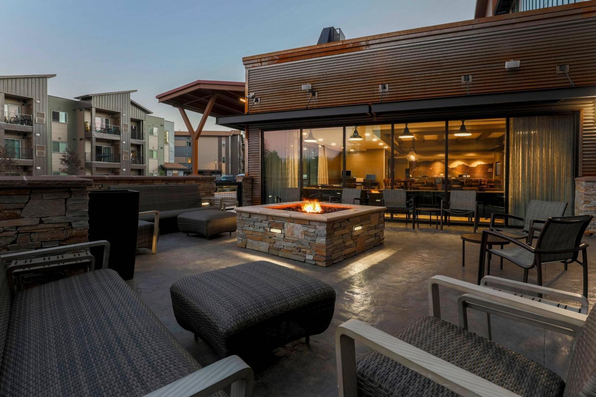 Springhill Suites By Marriott Truckee Lake Tahoe Exterior photo